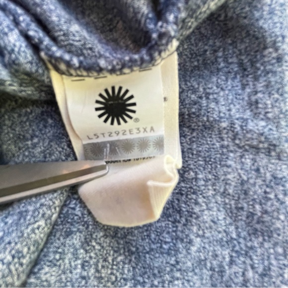 UGG Women's Blue/Gray Long Sleeve Cozy Shirt Soft Size Large 100% Cotton - Picture 7 of 8